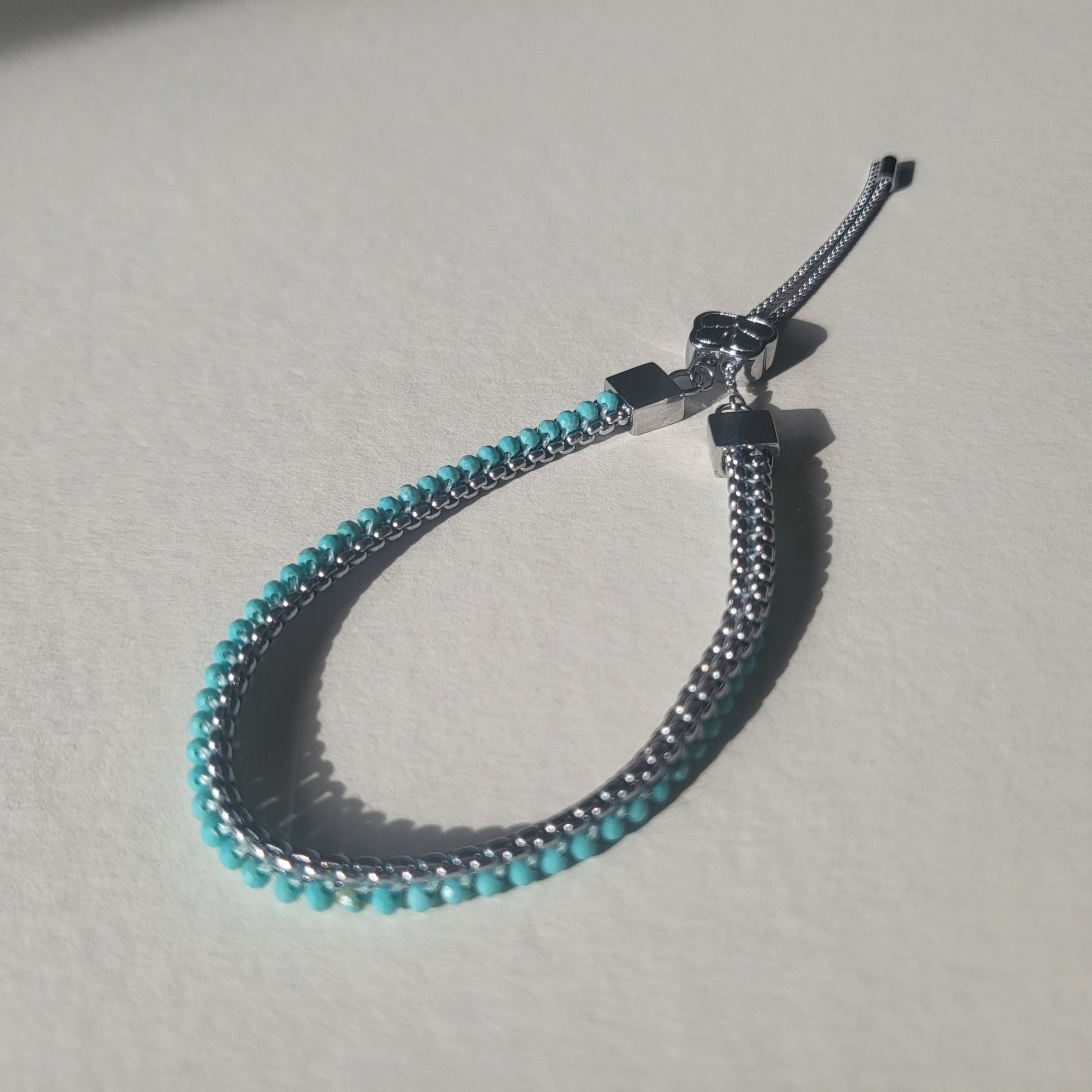 Turquoise beaded bracelet with silver adjustable chain